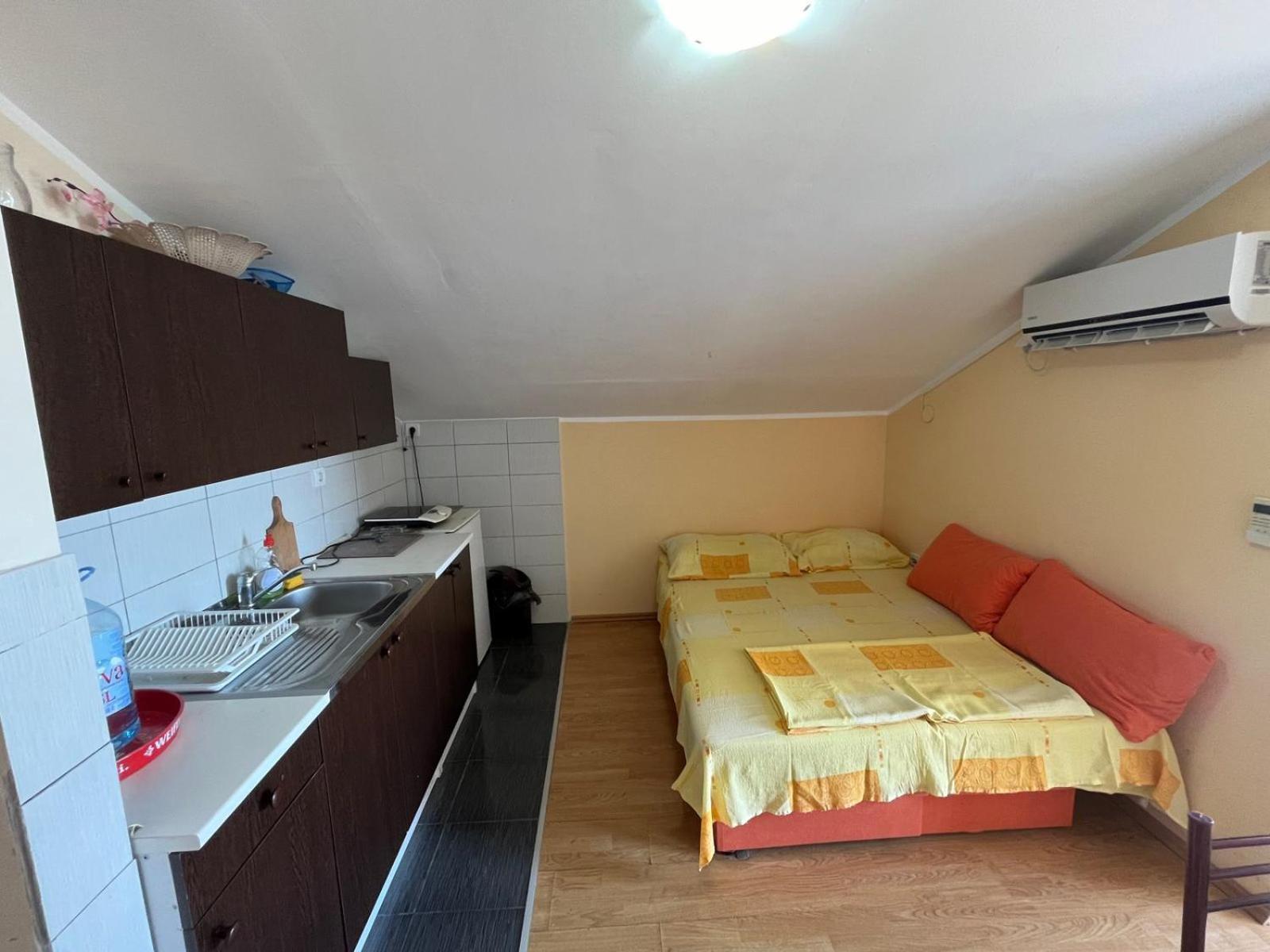 Apartments Mudric Херцег Нови Екстериор снимка